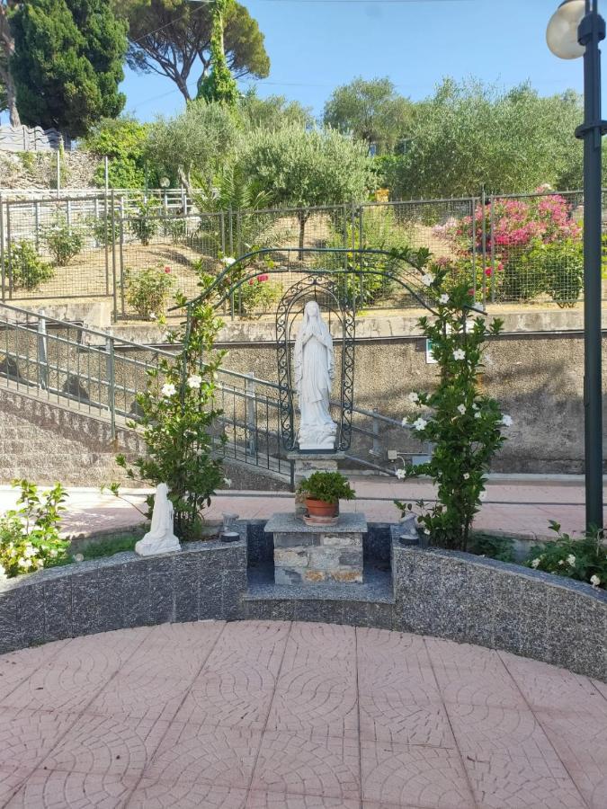 B&B Oasi Regina Pacis Santa Margherita Ligure Exterior foto